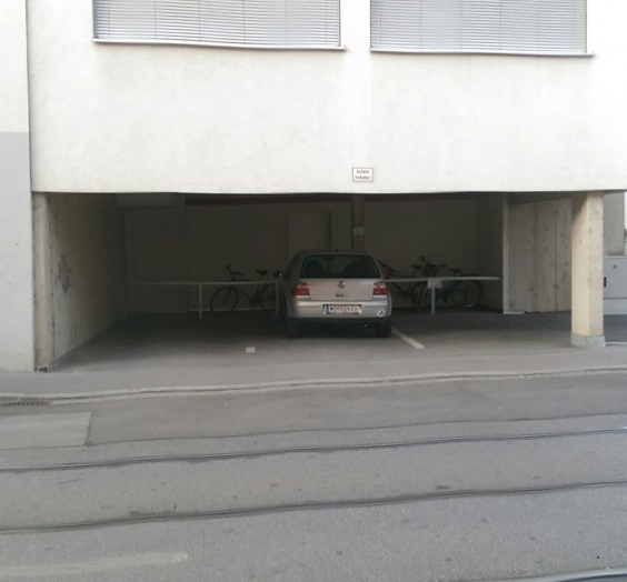 Parkplatz in St. Peter, bei Schulzentrum (8010) zu vermieten