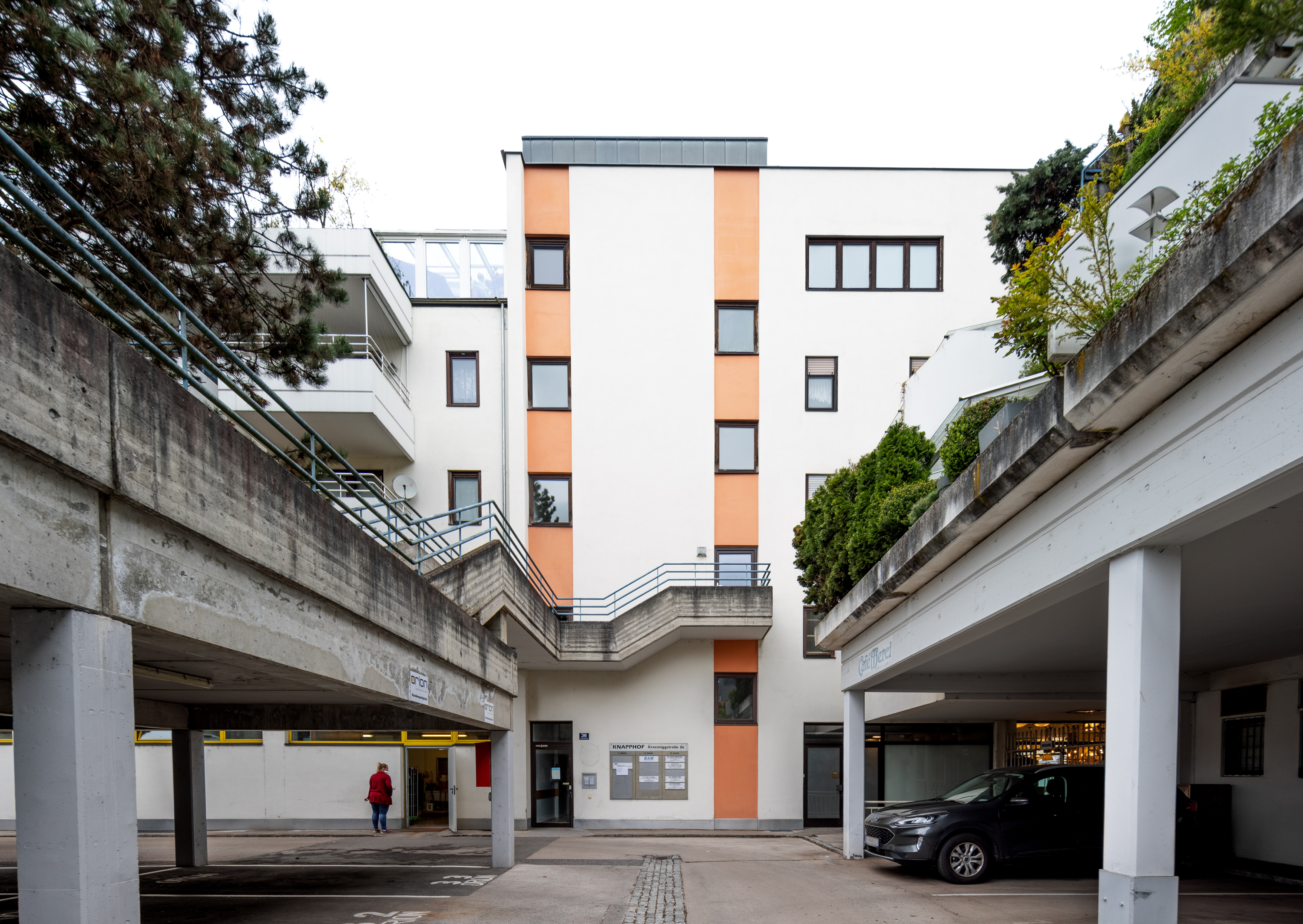 Parkplatz - Überdachte Stellplätze Kraßniggstraße – Bild 2