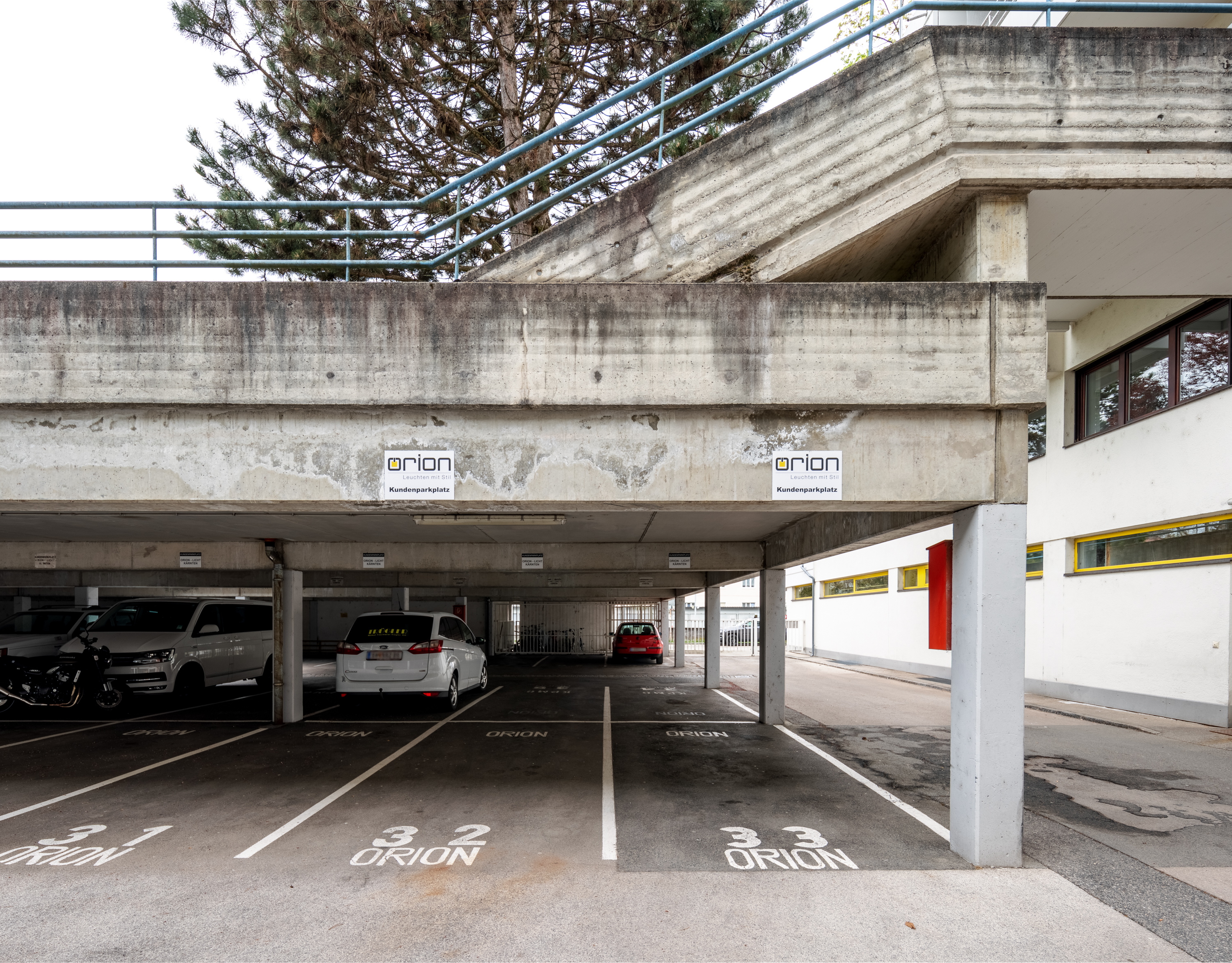 Parkplatz - Überdachte Stellplätze Kraßniggstraße